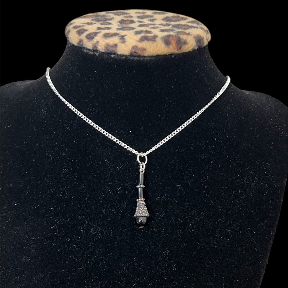 Elegant vintage Black Pendant and silver plated Necklace